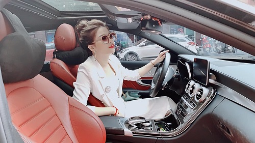Tiểu sử hoa hậu Ðoàn Quỳnh Nga, hoa hậu Ðại Dương Việt Nam 61422492 2457205097624624 8741646220012814336 n