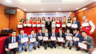 Nguyễn Văn Minh - hành trình từ ‘người cầm mic vô danh’ trở thành ‘bậc thầy đào tạo MC’ chuyên nghiệp? mc van minh 00