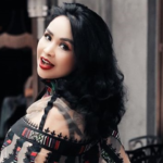 Ca sĩ Thanh Lam: ‘Người đàn bà hát’ và tình yêu nở muộn thanh lam 000
