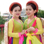 Ca sĩ Thanh Hằng - Thanh Hà: Cặp song ca tí hon mang dòng nhạc quê hương vang xa trên đất Mỹ ca si thanh ha thanh hang avt edit