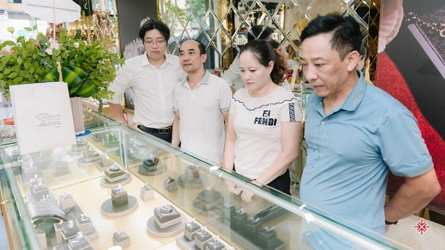 Hoàng Anh Diamond Luxury - đơn vị cung ứng những mặt hàng xa xỉ ‘trực tuyến’ 001 hoang anh diamond luxury don vi cung ung nhung mat hang xa xi truc tuyen