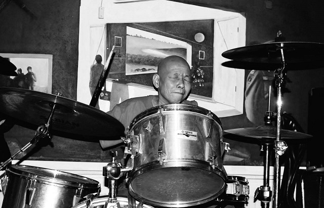 Vĩnh biệt nghệ sĩ Tân Gù: Người đặt những viên gạch đầu tiên cho Rock Hà Nội vinh biet nghe si tan gu nguoi dat nhung vien gach dau tien cho rock ha noi 002