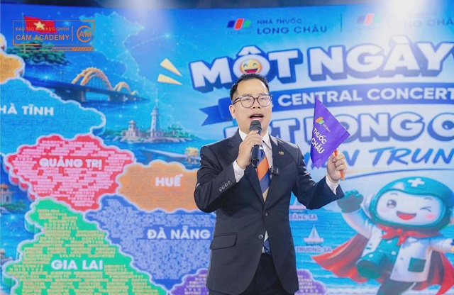 MC Phạm Hồng Phong – Đồng hành cùng Long châu FPT từ những ngày đầu MC Phạm Hồng Phong – Đồng hành cùng Long châu FPT từ những ngày đầu