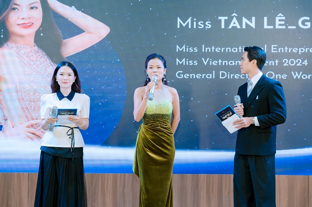 Tân Lê ở thời điểm đăng quang Hoa khôi Tài năng Việt Nam 2024 (Miss Vietnam Talent 2024). Tân Lê ở thời điểm đăng quang Hoa khôi Tài năng Việt Nam 2024 (Miss Vietnam Talent 2024).
